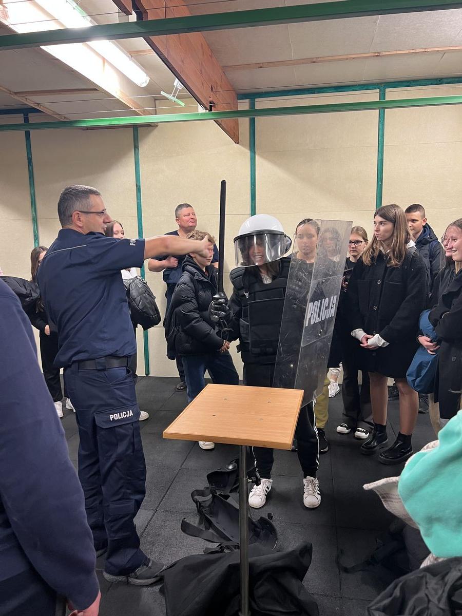 Wizyta w człuchowskiej komendzie policji.